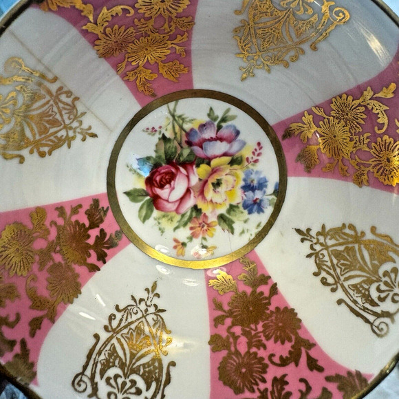 Paragon Fine Bone China Teacup & Saucer, Pink & White w Gilt Designs, Floral - Picture 12 of 12